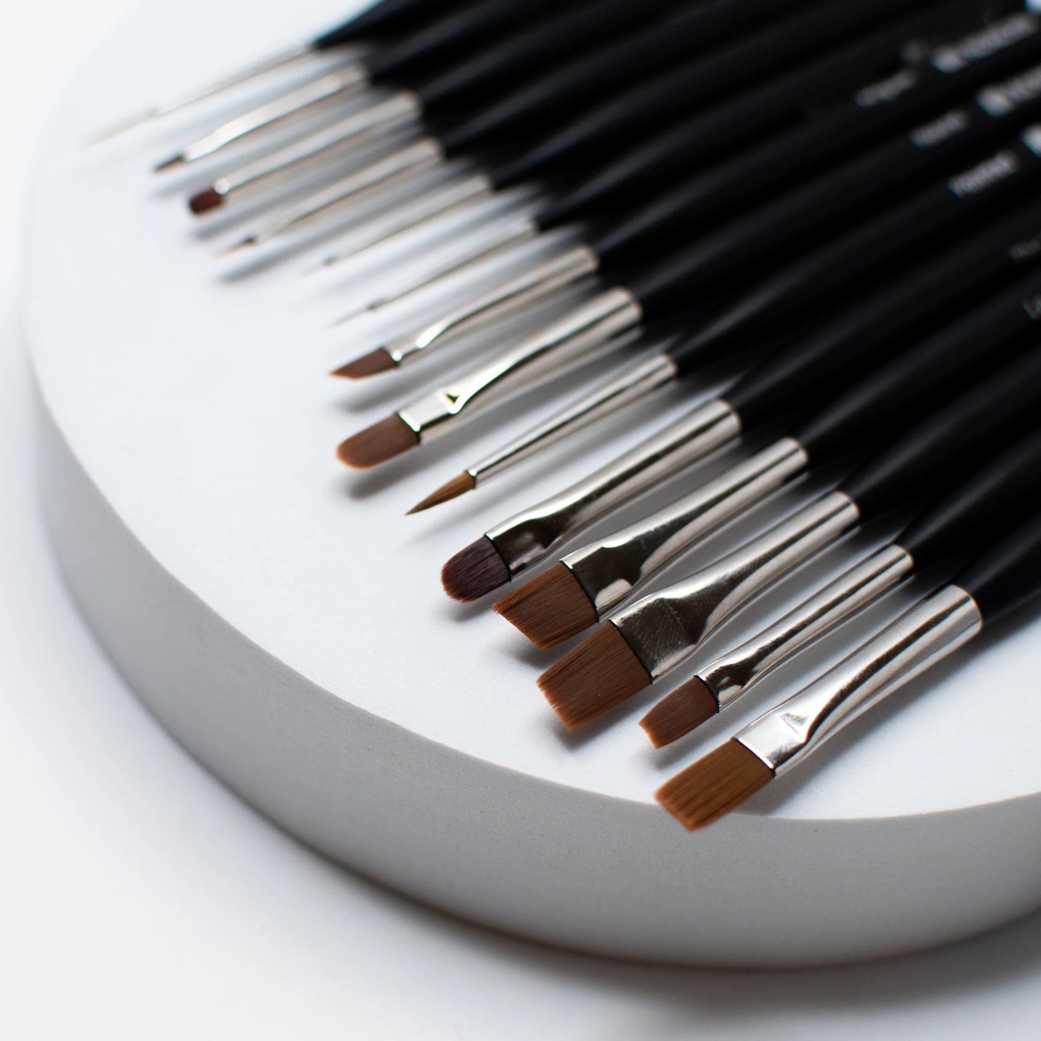 Set of Brushes includes a KOKOIST Brush Case - Image 2
